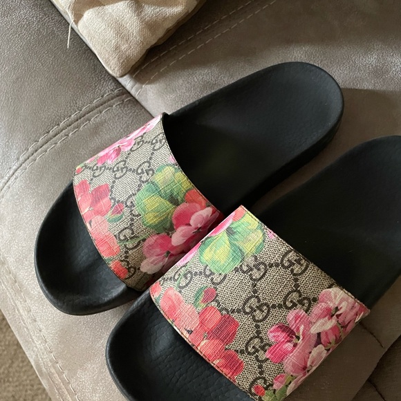 Gucci Shoes Gucci Bloom Slides Poshmark